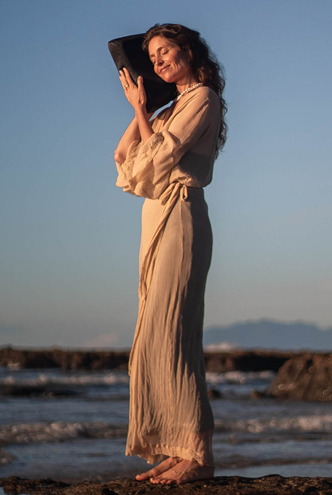 Go Pillow - Black Silk Model